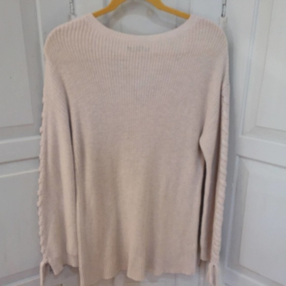 American Eagle Pullover Sweater - Picture 11 of 16